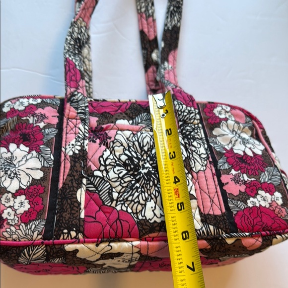 Like new Vera Bradley Floral Fabric Shoulder Bag Lightweight & Washable! - Picture 10 of 17